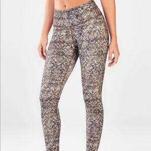 🖤Fabletics Define High Waisted 7/8 Leggings XS